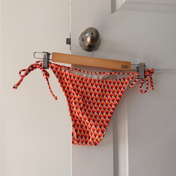 Colorful Patterned Bikini Set - Picture 5 of 7